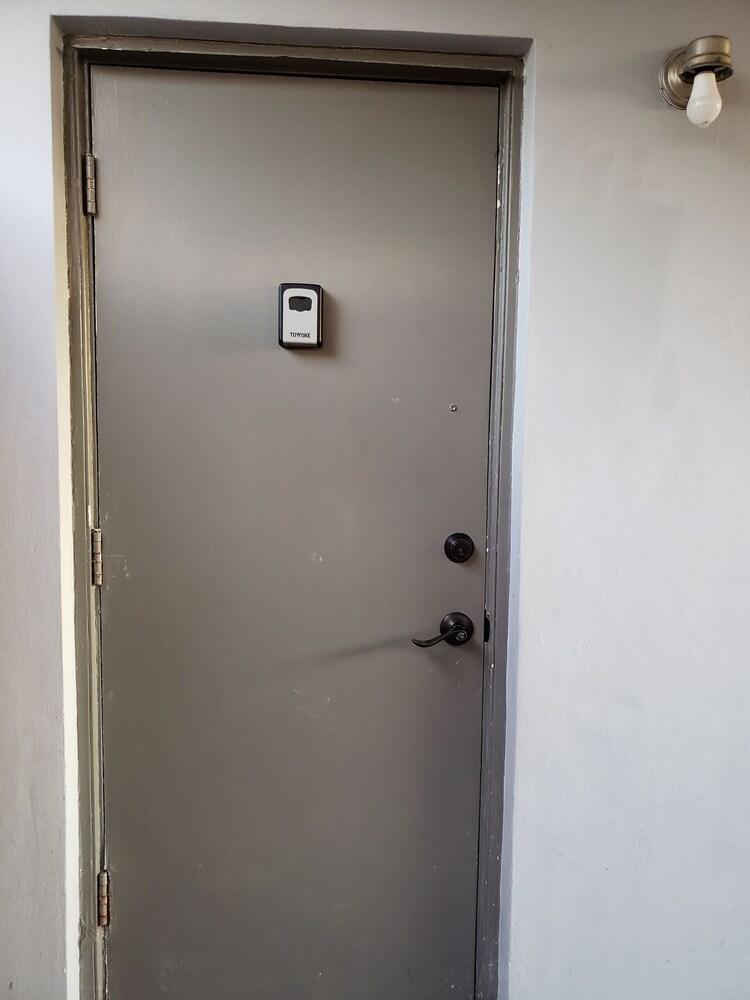 Beautiful studio. ...