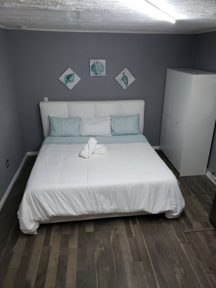 Beautiful studio. ...