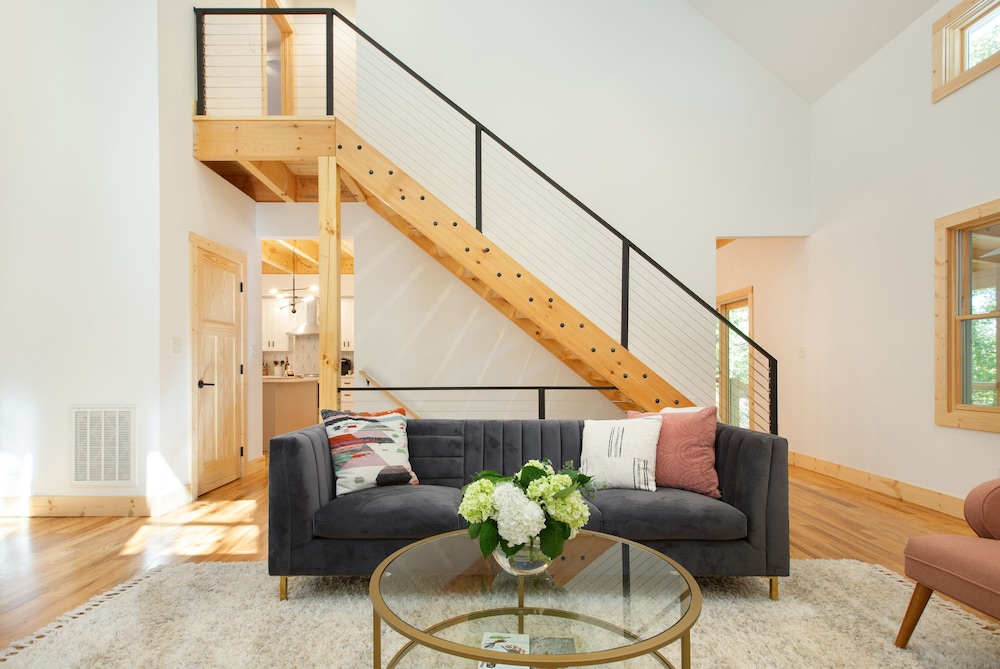 Open and Airy New Modern Farmhouse on Lake Sheila