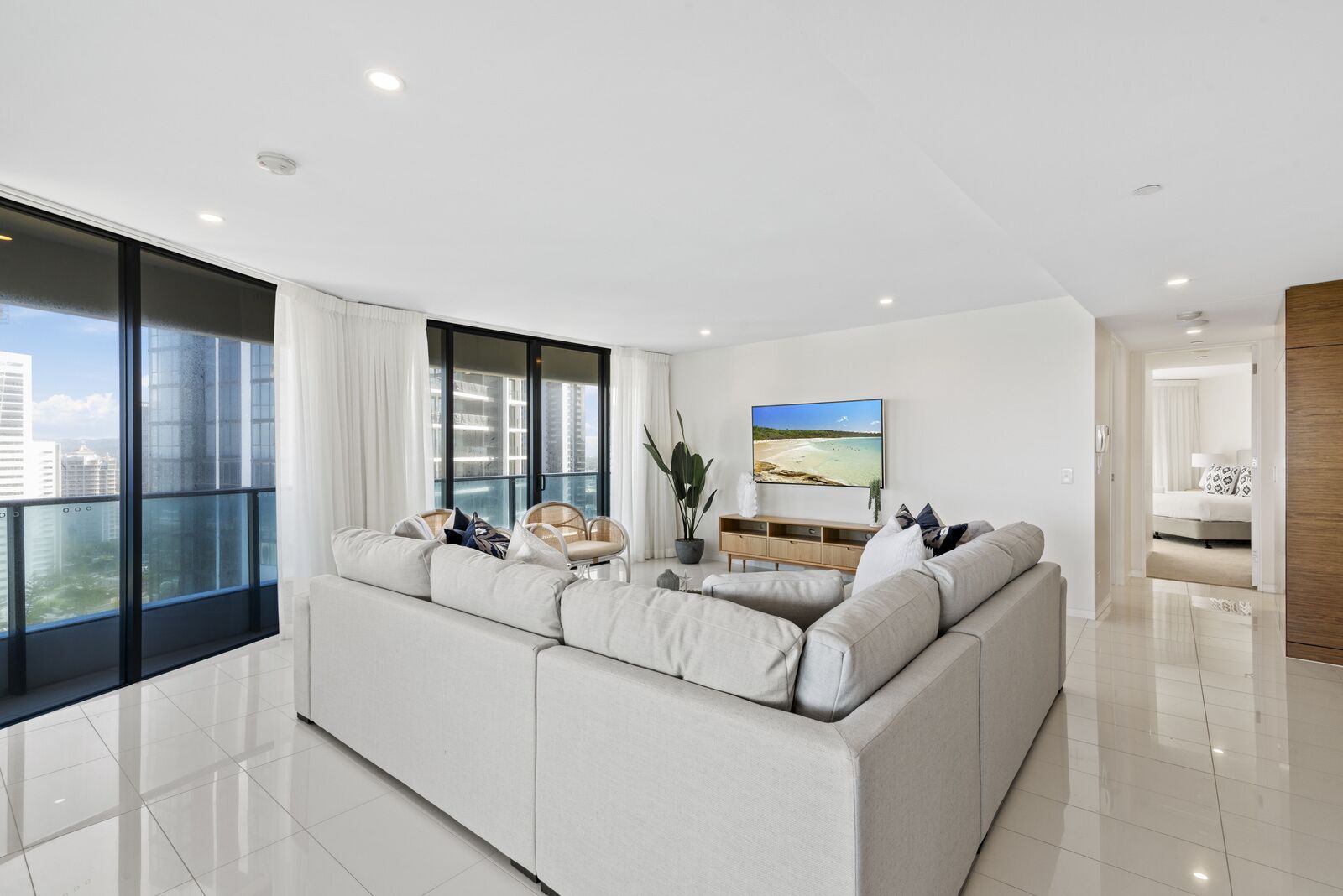 Newly Furnished 4 Bedroom Apartment - Oracle Tower 1