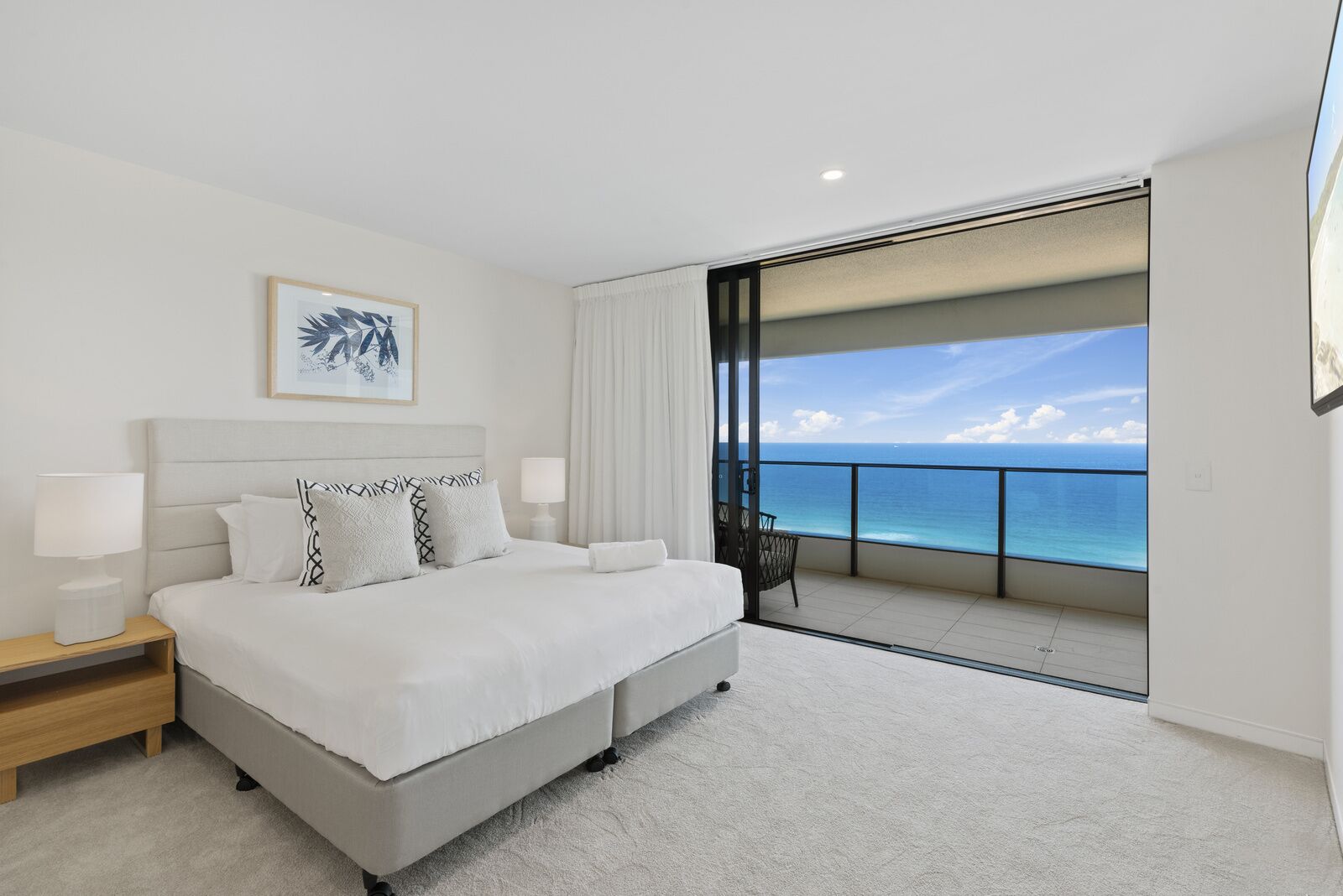 Newly Furnished 4 Bedroom Apartment - Oracle Tower 1