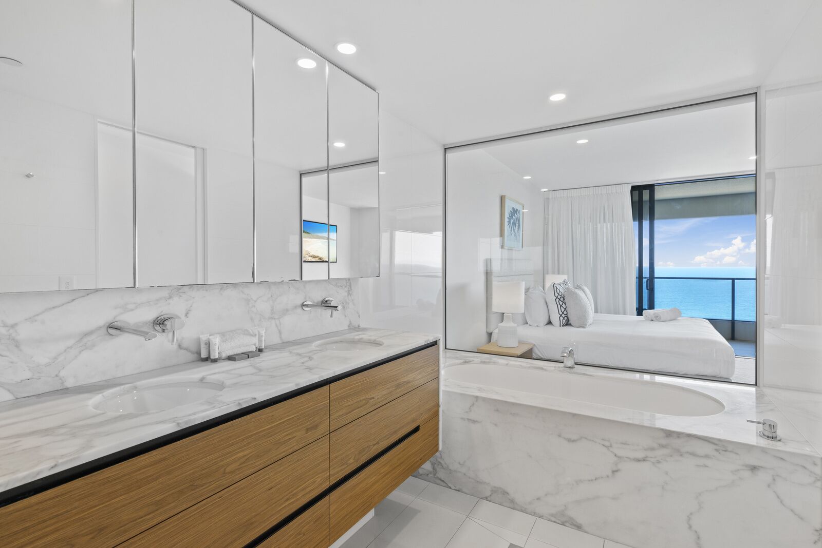 Newly Furnished 4 Bedroom Apartment - Oracle Tower 1