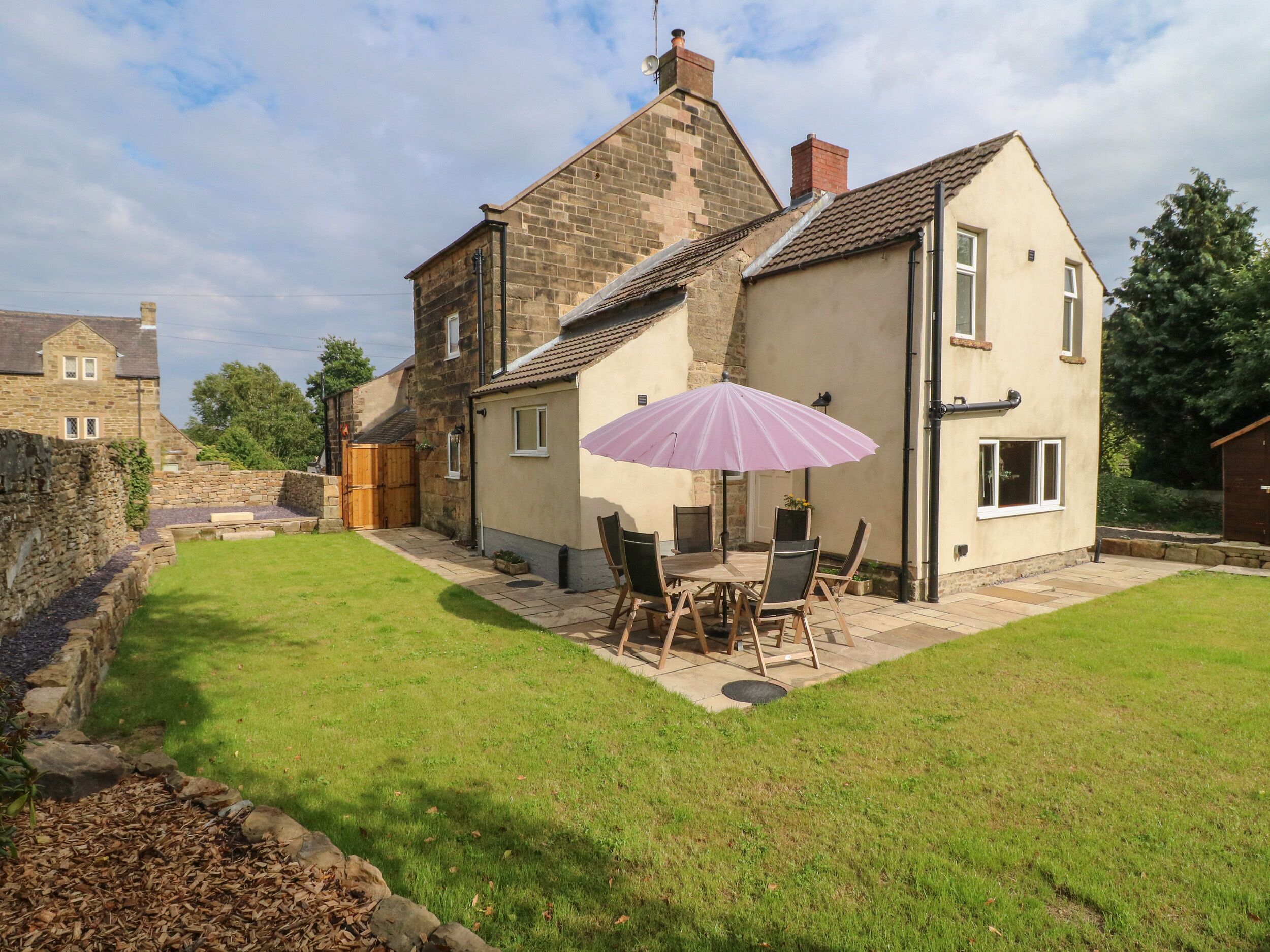 Field End Cottage in Alfreton, United Kingdom