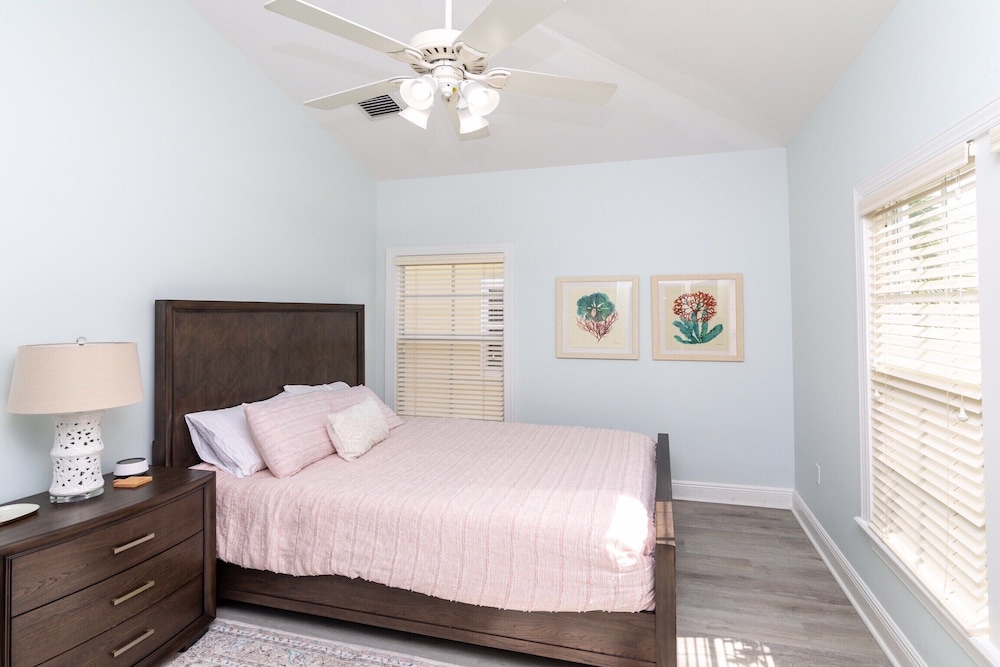 Anglers Reef Islamorada 2/2.5, Marina, Pool, Beach. Slip available 6/