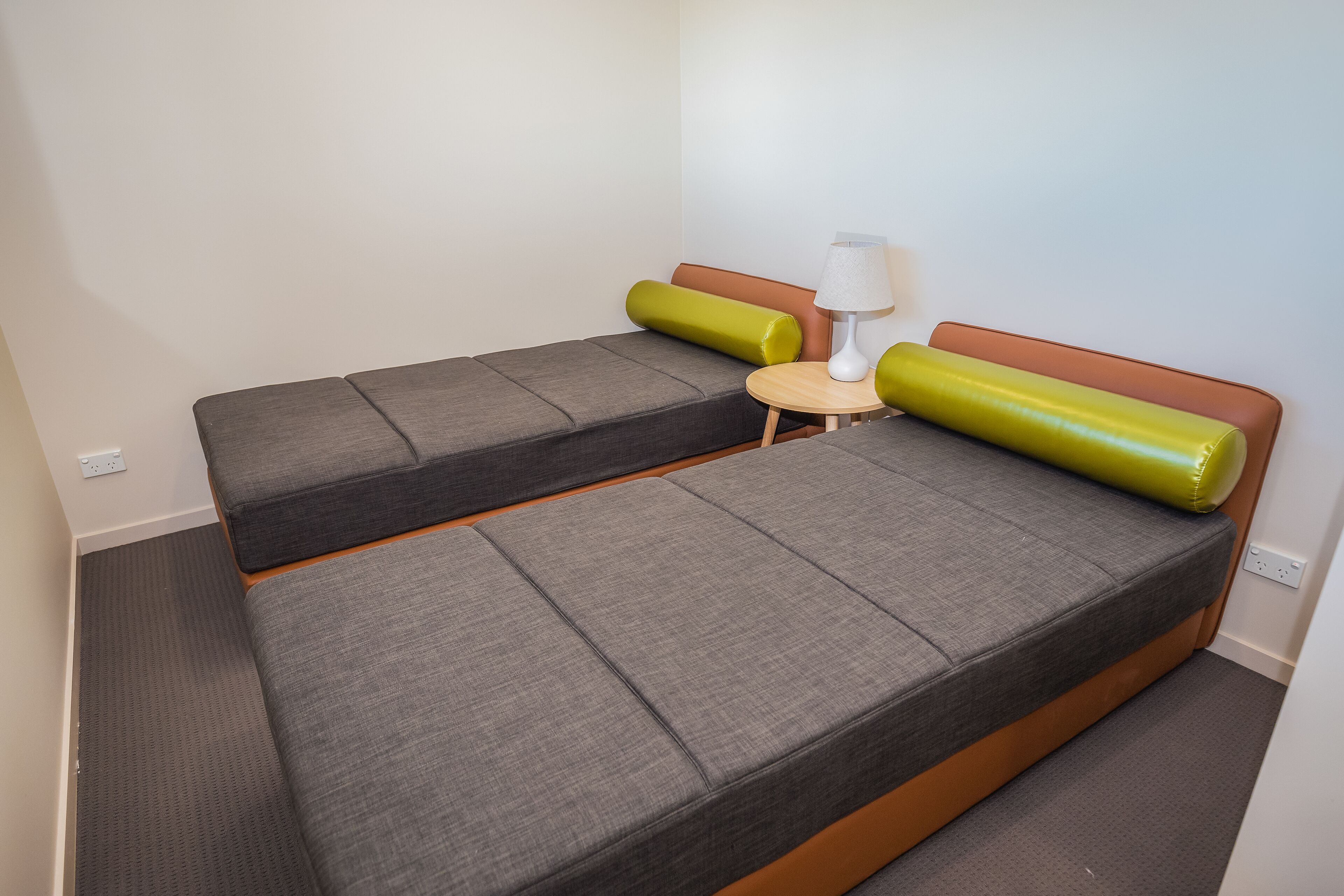 Stylish 2bedroom top Level Apartment