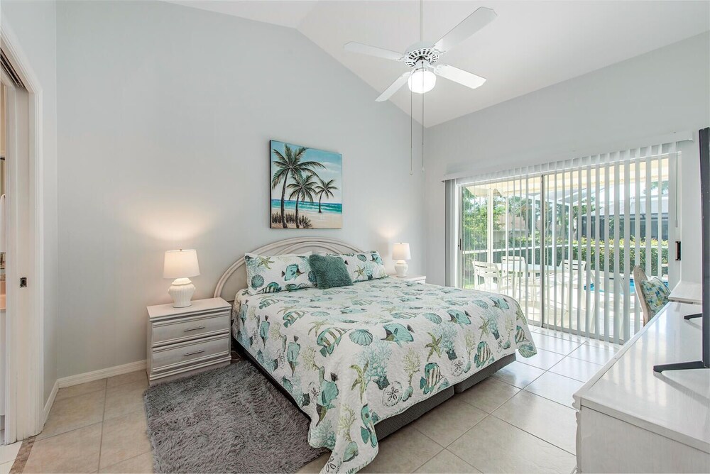 Marco Beach Haven 2 blocks from South Beach! Marco Island Vrbo
