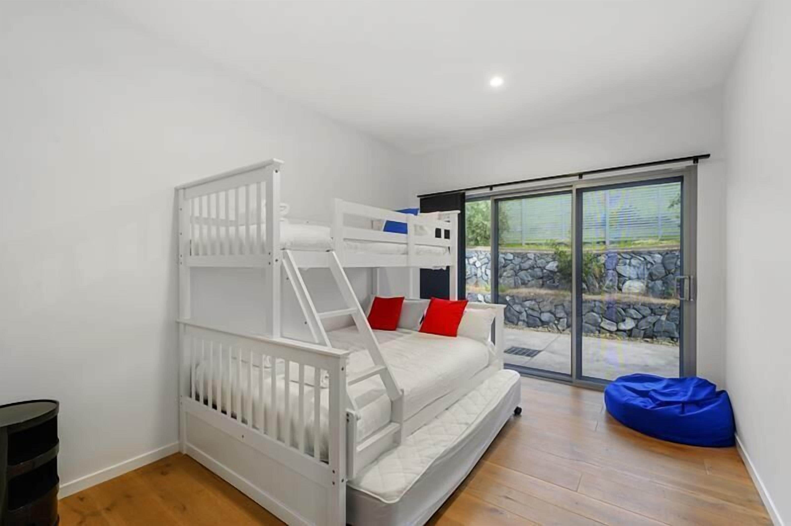 Due North Beach House With Spectacular Views