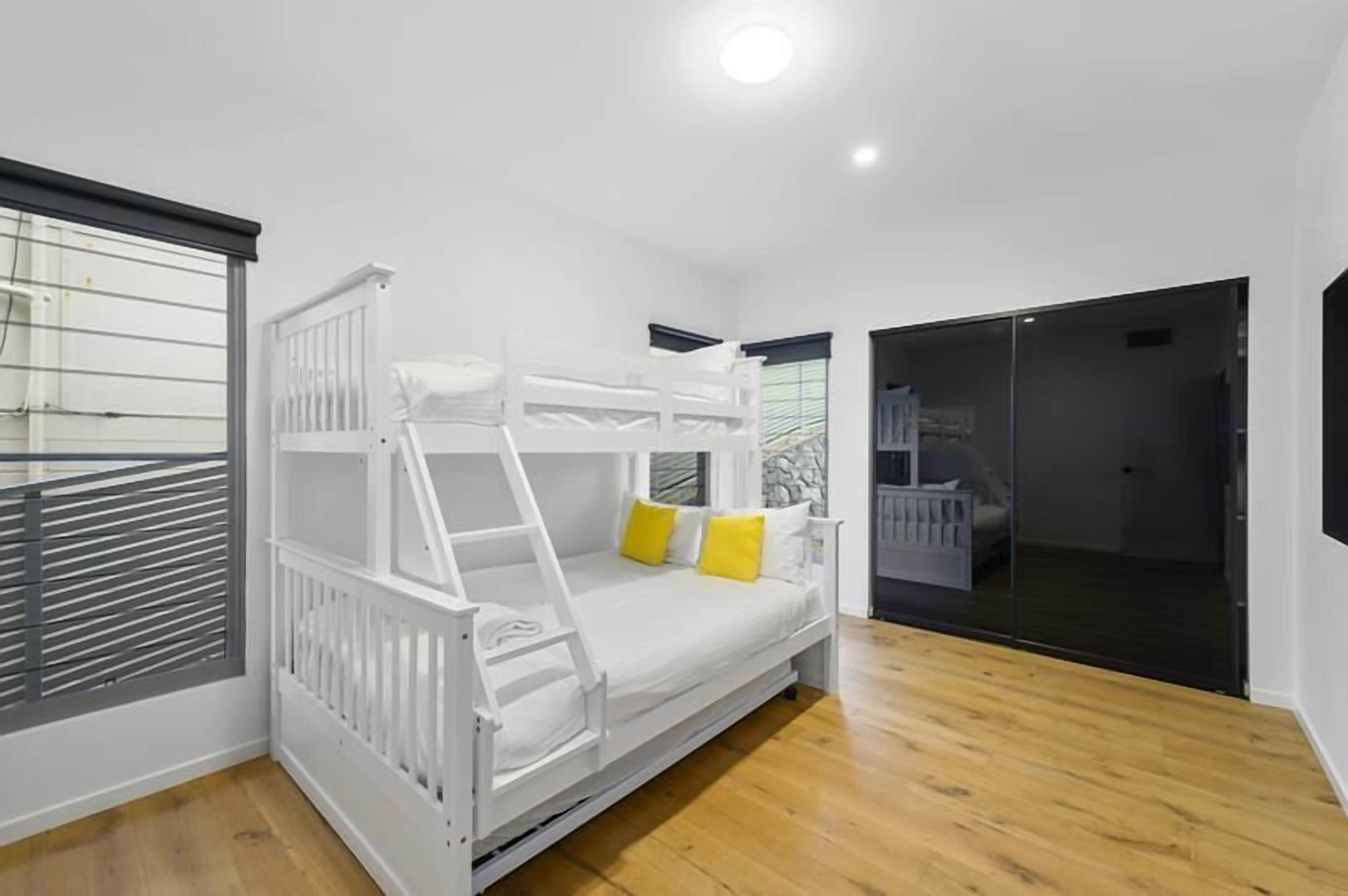 Due North Beach House With Spectacular Views