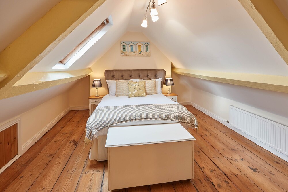 Sanders House, Whitby Room Prices & Reviews Travelocity