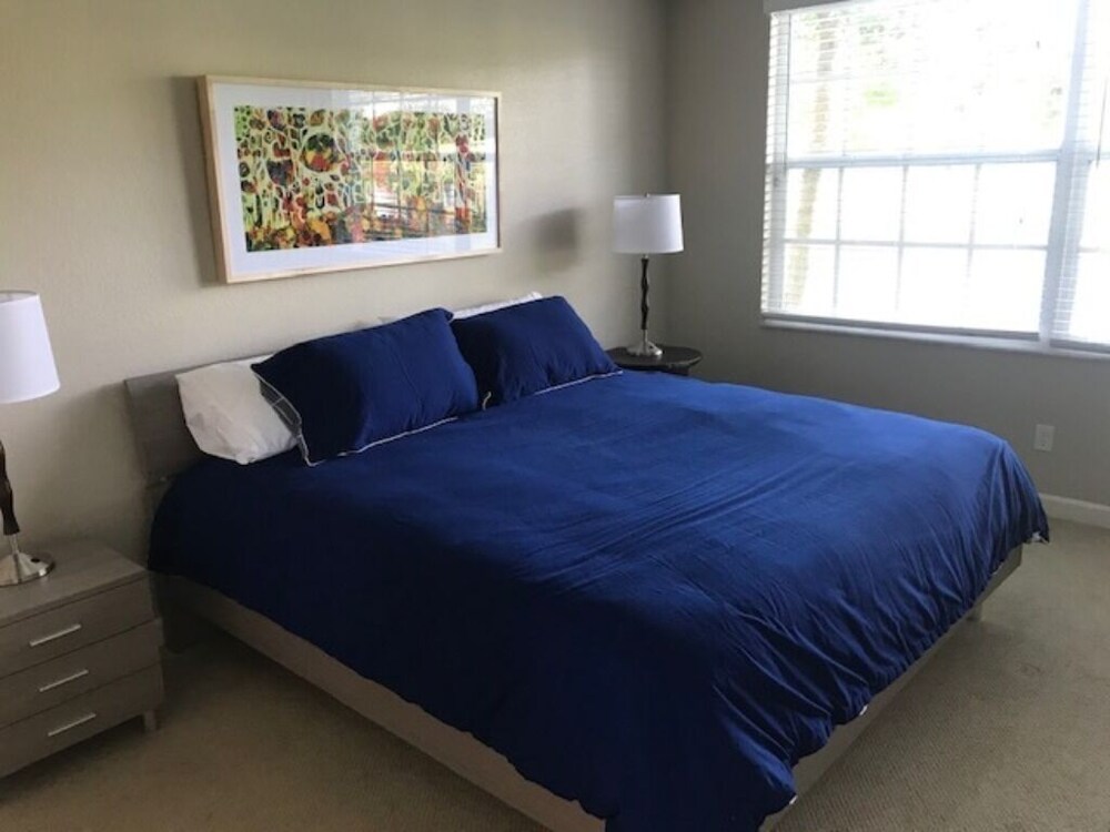 Modern, Cozy Condo Vacation Rental in Pelican Marsh, Naples North