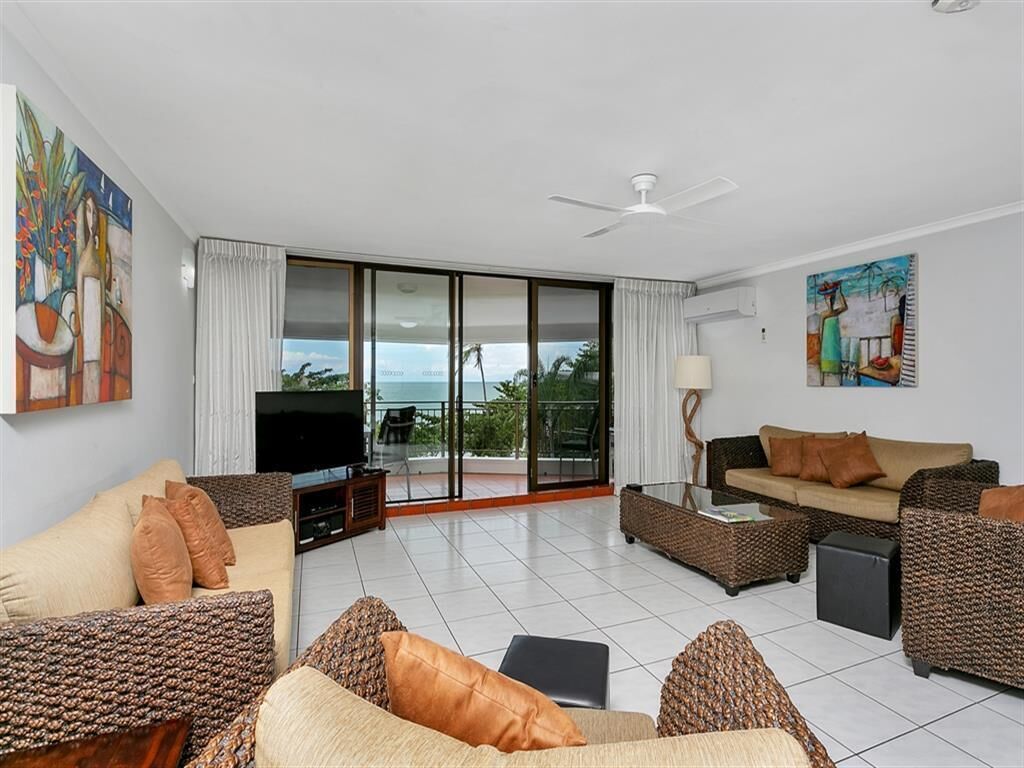 Superior Seaview 2 Bedroom With Return Airport Transfers