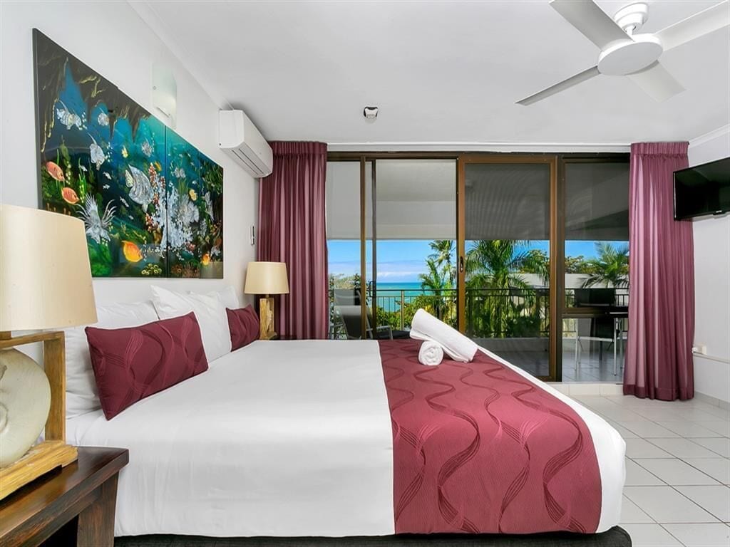 Superior Seaview 2 Bedroom With Return Airport Transfers