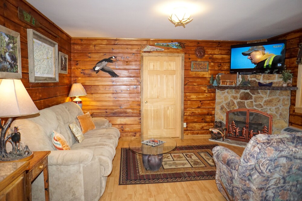 *April Special 15 off* Right on the water! in Bryson City Best
