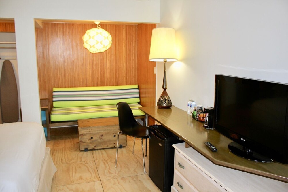 FANTASTIC DEAL! AMAZING UNIT IN ST.PETE BEACH
