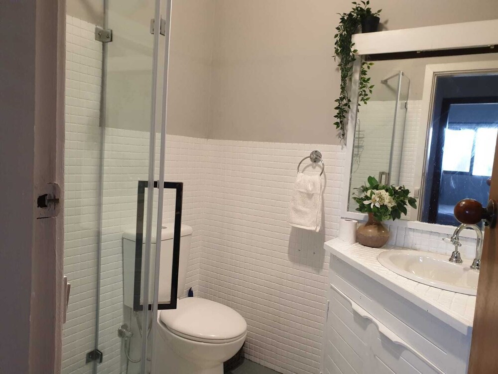 Perfect retreat for friends and family surrounded by mountains and