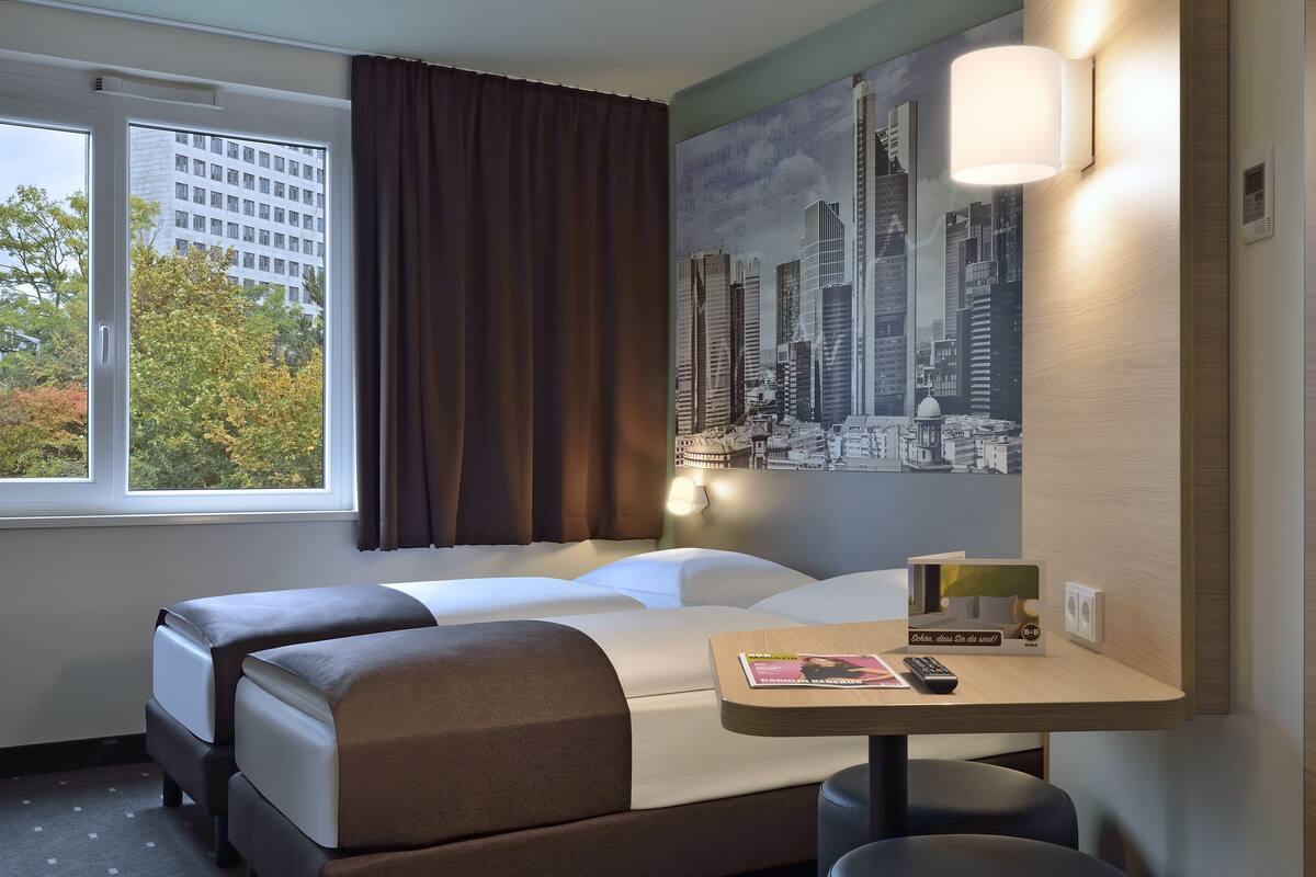 B B Hotel Frankfurt West 21 Room Prices Deals Reviews Expedia Com