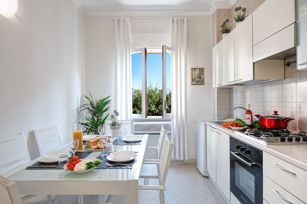 Sailing Home Sorrento