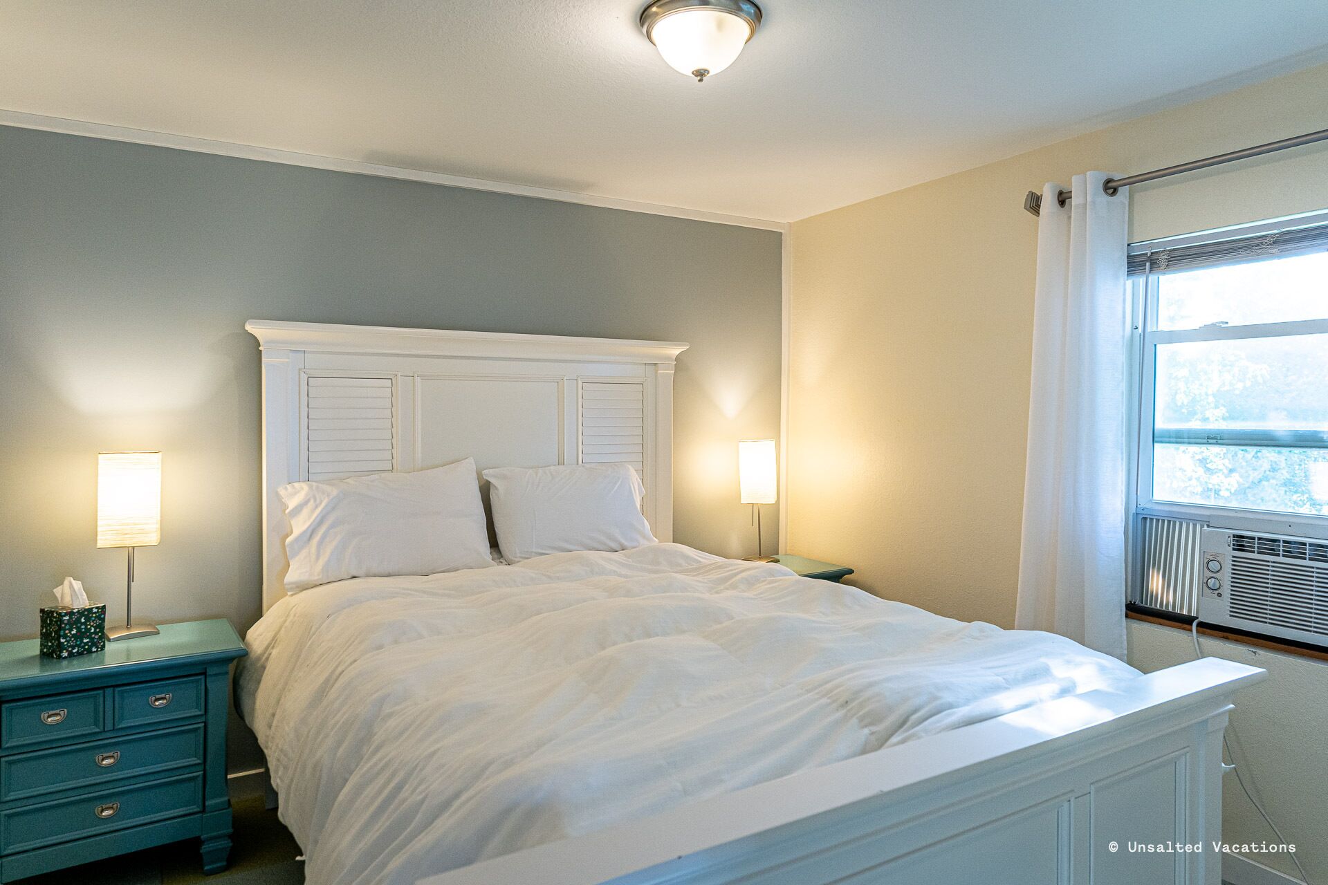 Enjoy Lake Michigan Sunsets at Fully Equipped 2BR Duplex at the Beach! in Muskegon, United States