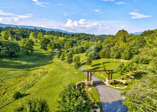 150 White Sulphur Springs Wv Cabin Rentals Orbitz