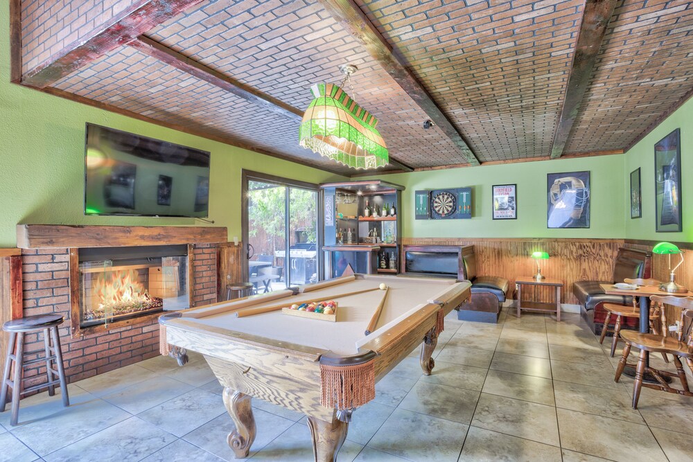 Extraordinary Private Pool/Spa Villa w/man cave