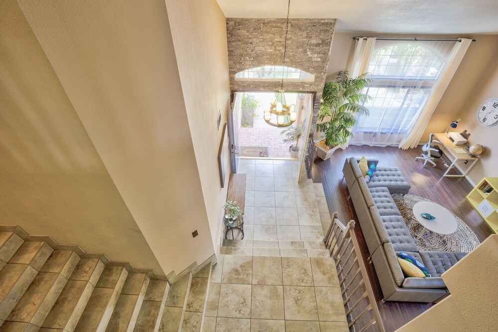 Extraordinary Private Pool/Spa Villa w/man cave