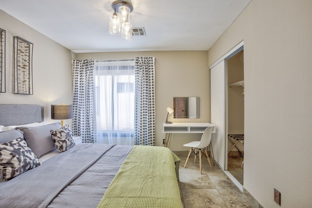 Extraordinary Private Pool/Spa Villa w/man cave