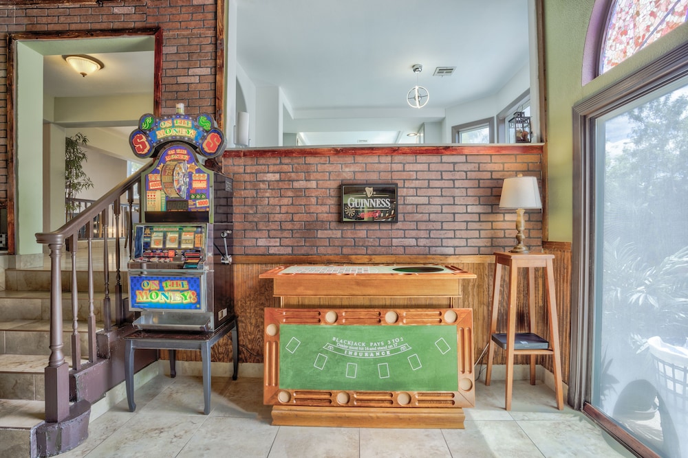 Extraordinary Private Pool/Spa Villa w/man cave