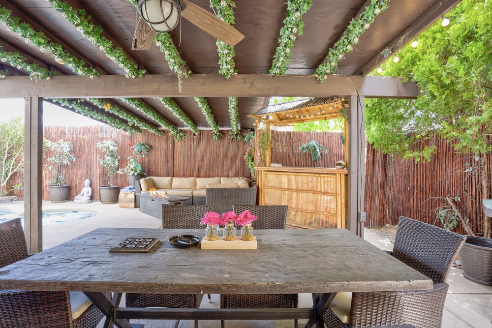 Extraordinary Private Pool/Spa Villa w/man cave