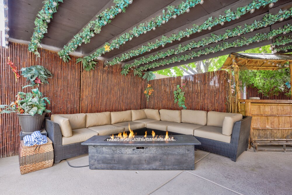 Extraordinary Private Pool/Spa Villa w/man cave