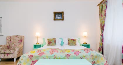Tischler Apartment & Studio
