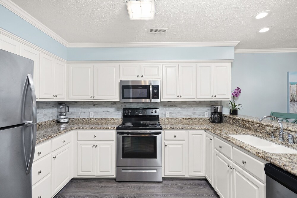 **ALL-INCLUSIVE RATES** Oceanfront Two Bedrooms