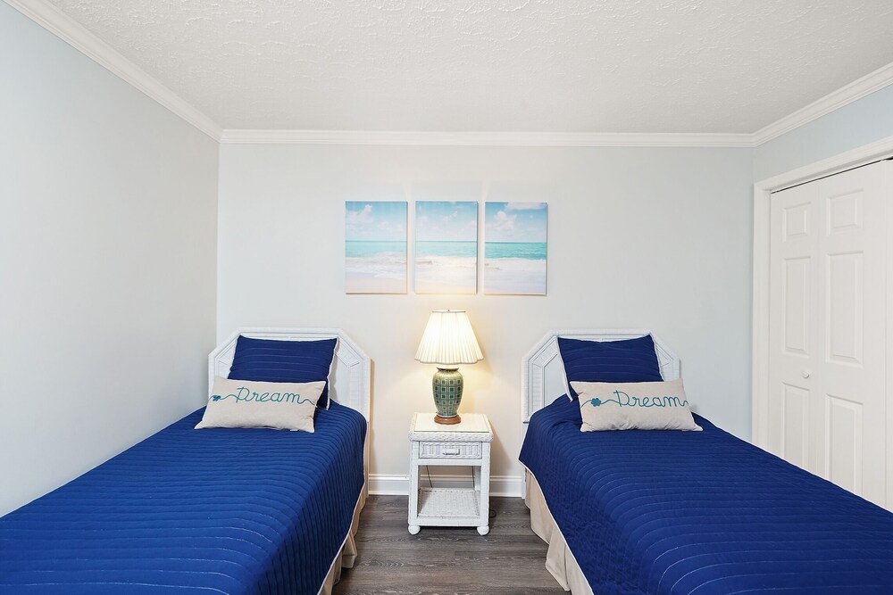 **ALL-INCLUSIVE RATES** Oceanfront Two Bedrooms
