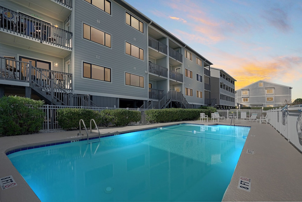 **ALL-INCLUSIVE RATES** Oceanfront Two Bedrooms