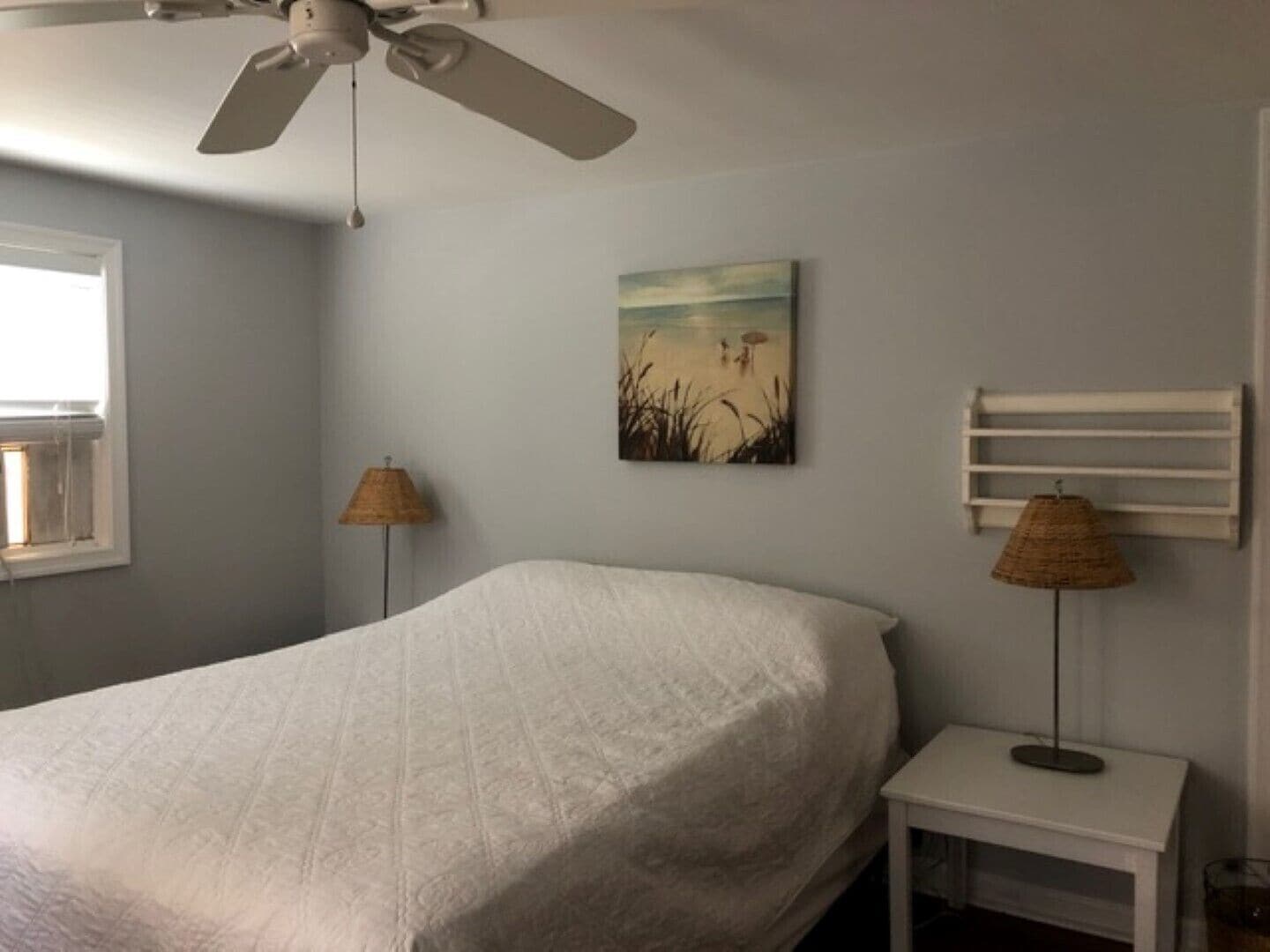 Roomy Beach Cottage one Block From Lewes Bay in Rehoboth Beach, United States