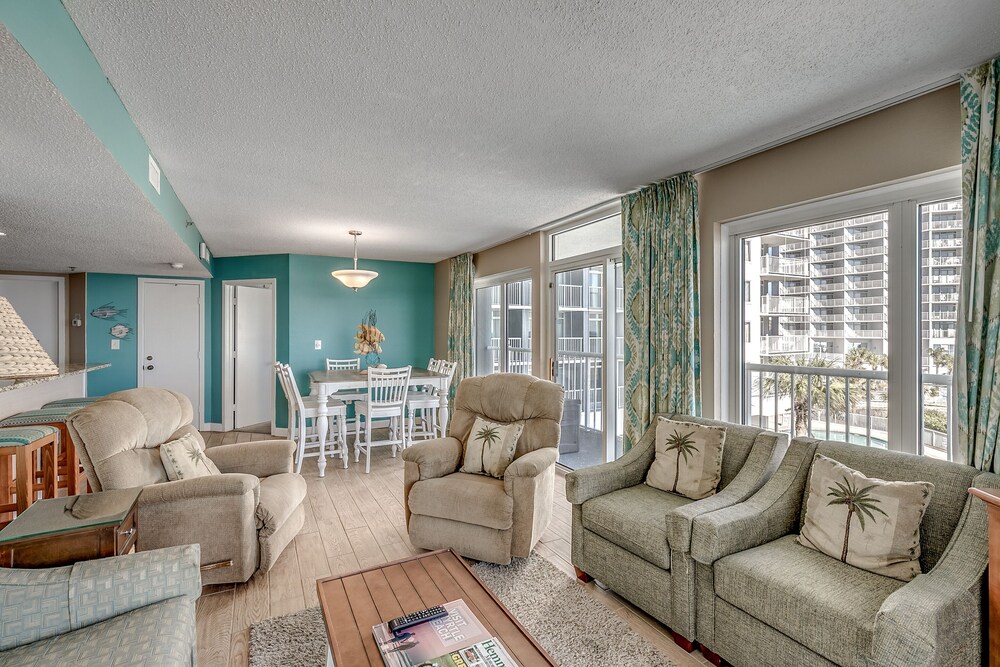 3rd Floor Oceanfront Corner Unit - Recently Updated