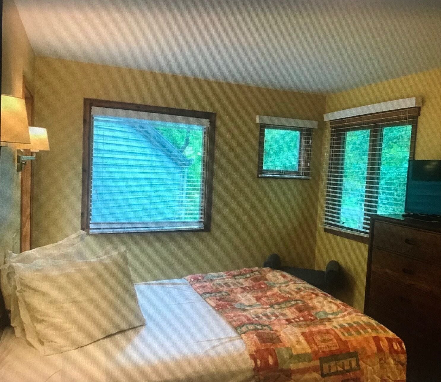 Thanksgiving In The Poconos! $99 a Night!!! in Shawnee On Delaware, United States