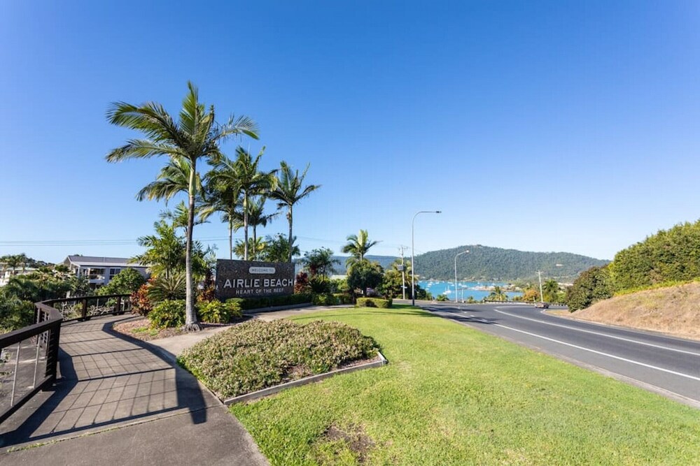 centrail studio unit AU164 Deals & Reviews (Airlie Beach, AUS) Wotif