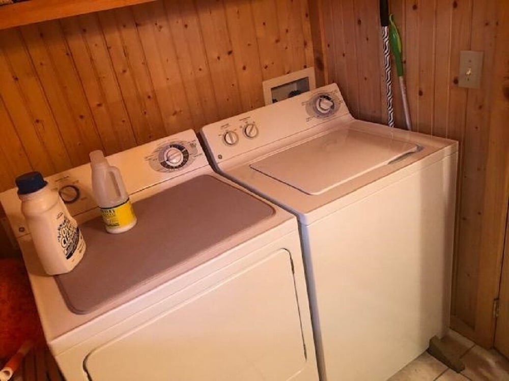 Remote Rustic Cabin with amazing mountain views