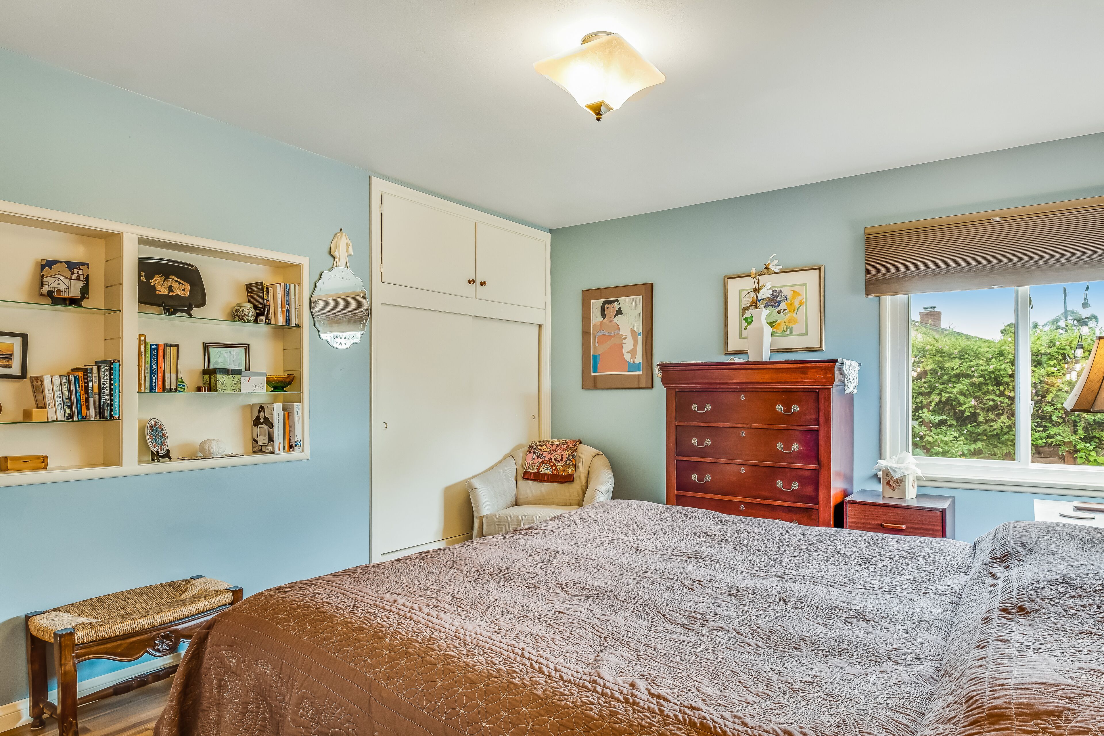 Cozy, Family-friendly Home w/ Free Wifi, Central A/c, & a Furnished Patio in Ventura, United States