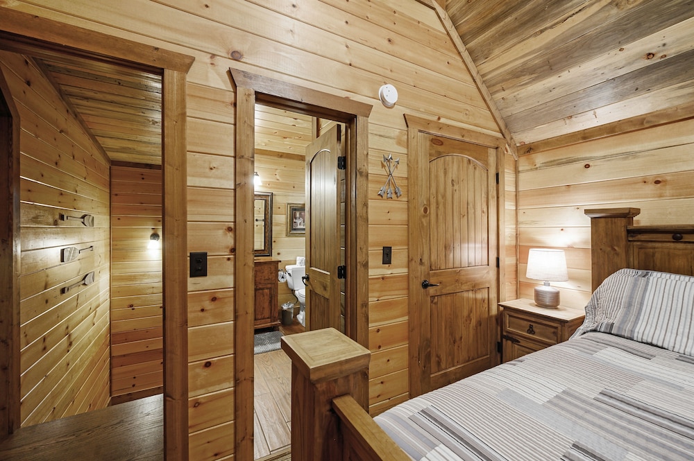 Dancing in the Moonlight Walking Distance to New CASINO Broken Bow Vrbo