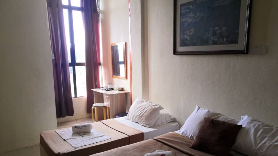 OYO 90131 Zayyan Hotel