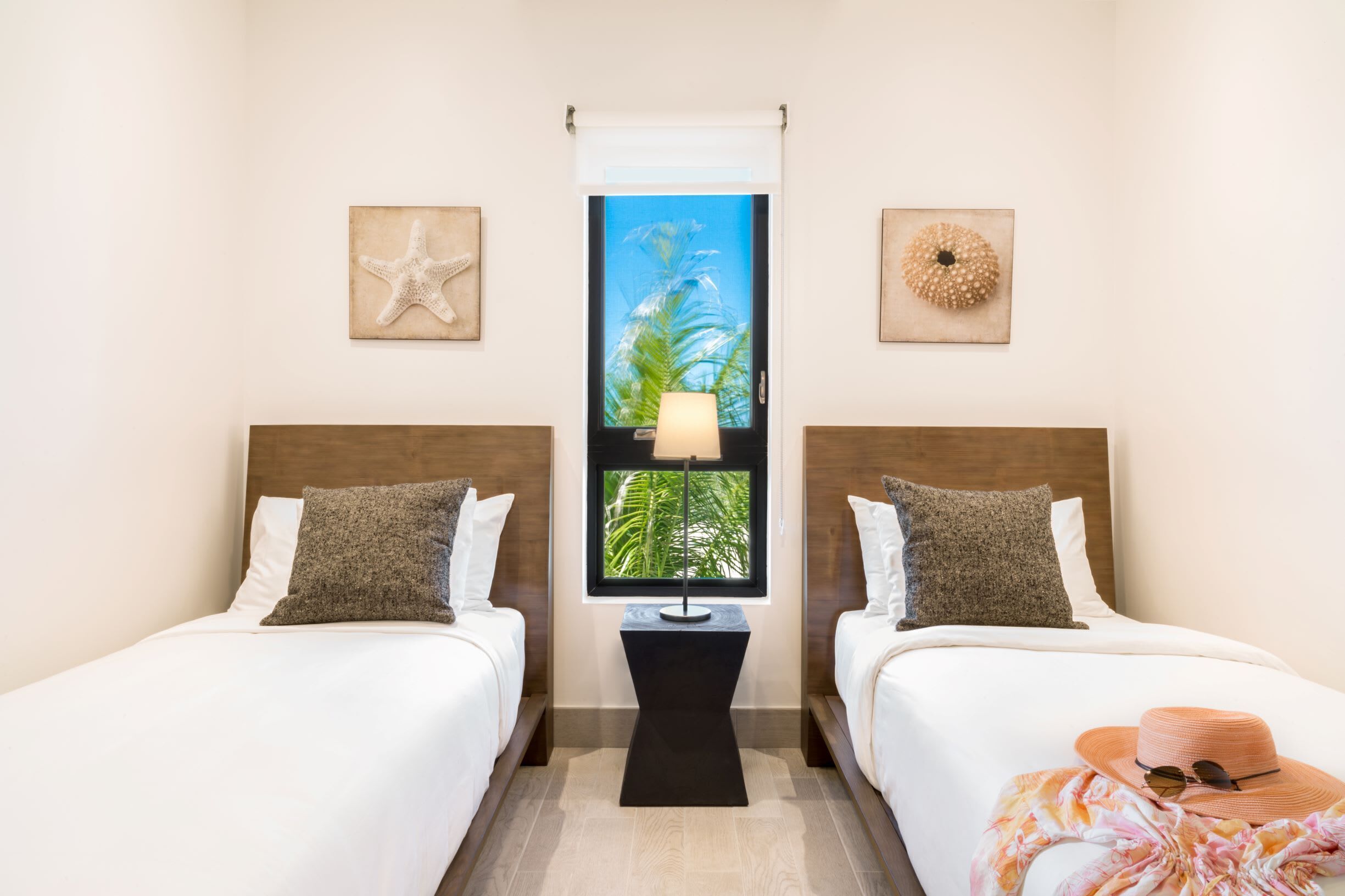 Luxurious Lifestyle Resort Condo @h2o w/ Ocean & Pool View in Providenciales, Turks and Caicos Islands
