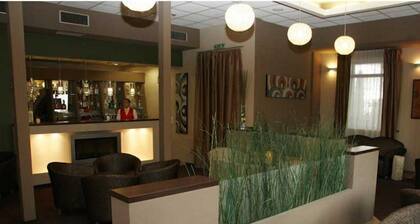 Medium Hotel
