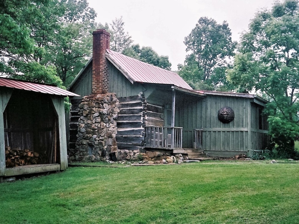 The Creamery: Breathtaking views & cozy studio!