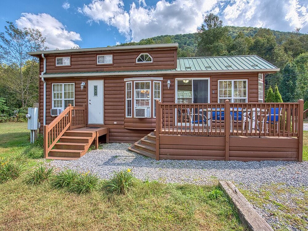 Bat Cave, Tiny Log Cabin (#11) - Once thru the fence, 3rd Cabin on left