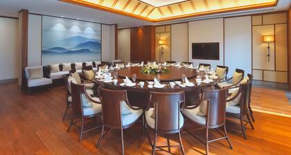 Howard Johnson the Bund Hotel Gasa