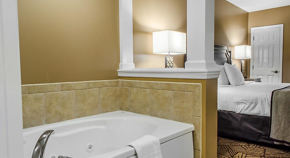 Two Bedroom, Luxury Condo, Hershey PA 2118780 Hershey Vrbo