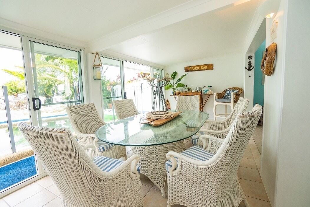 4 Bedroom Beach House With Fabulous Ocean Views at Holloways Beach, Cairns