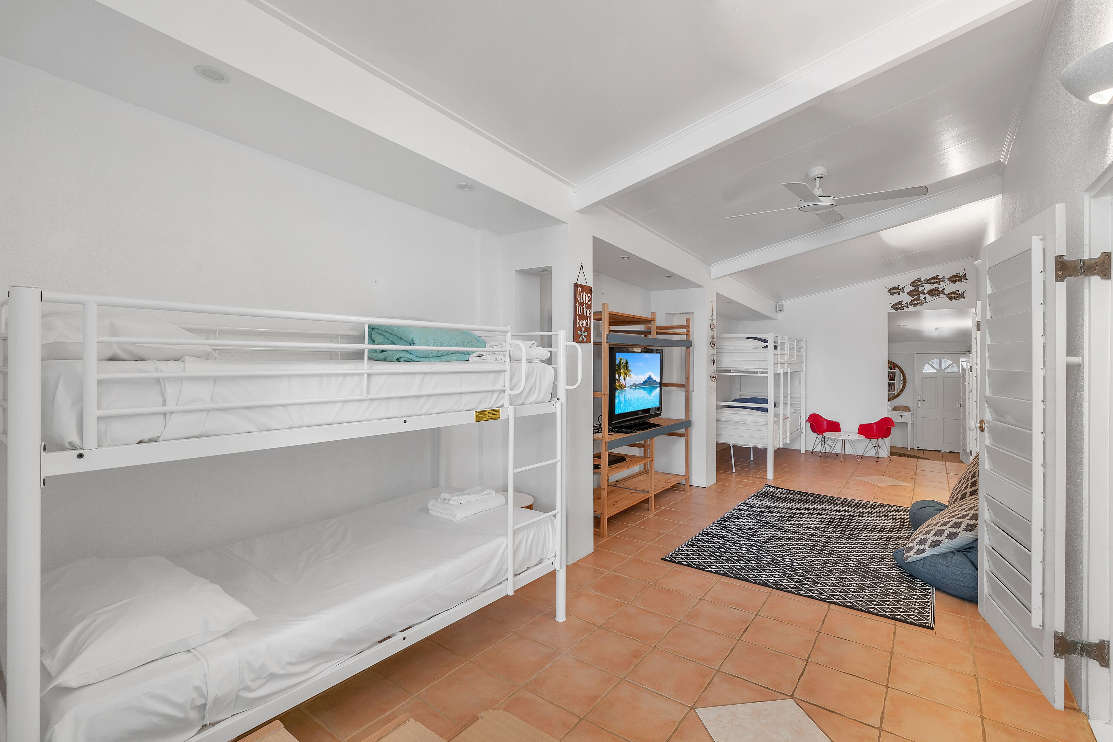 4 Bedroom Beach House With Fabulous Ocean Views at Holloways Beach, Cairns