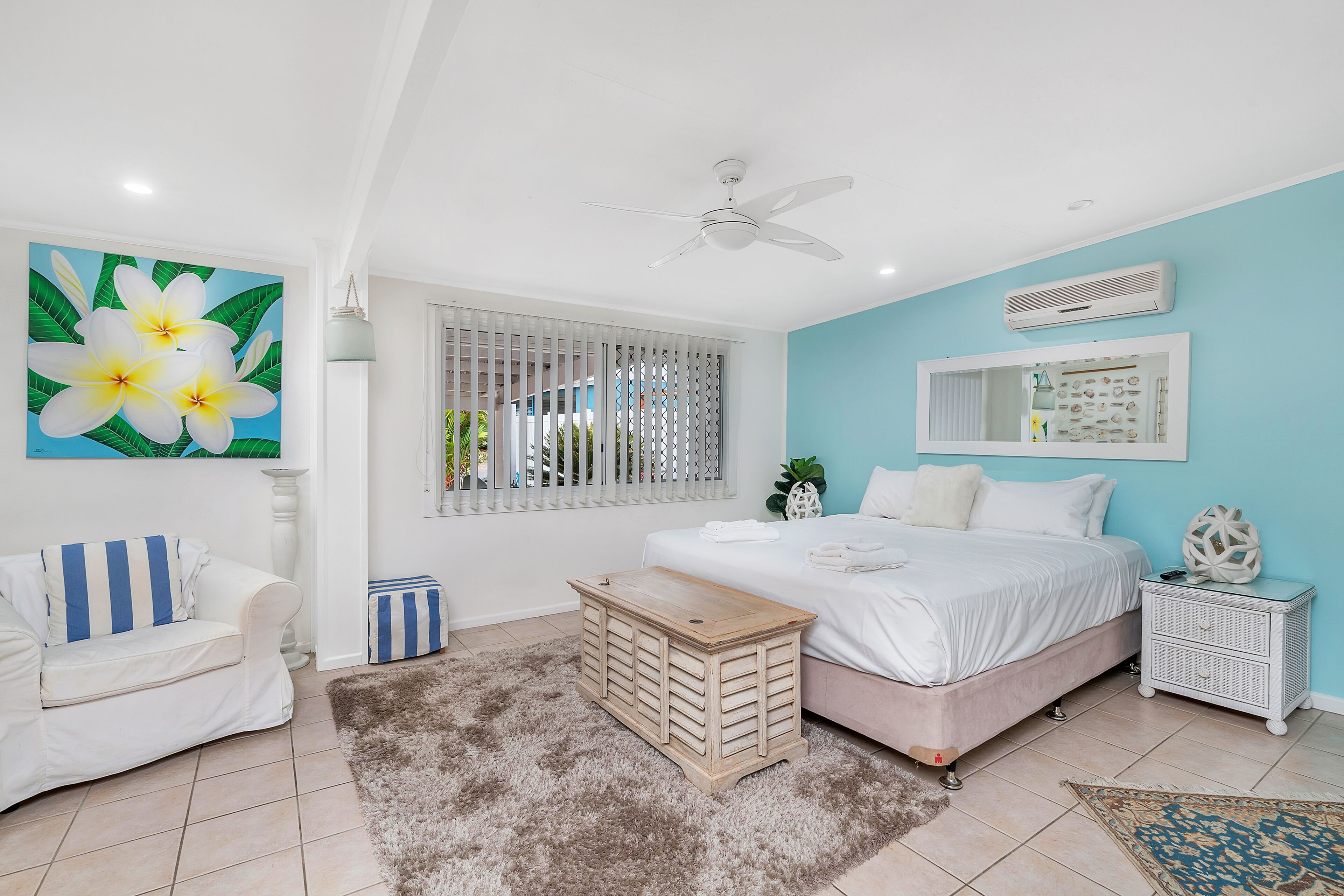 4 Bedroom Beach House With Fabulous Ocean Views at Holloways Beach, Cairns